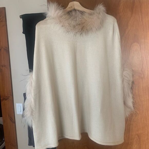 RARE real Fur lined sweater - Picture 2 of 4